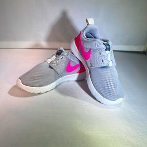 Nike Roshe One Toddler Shoes Hyper Pink like new 10C